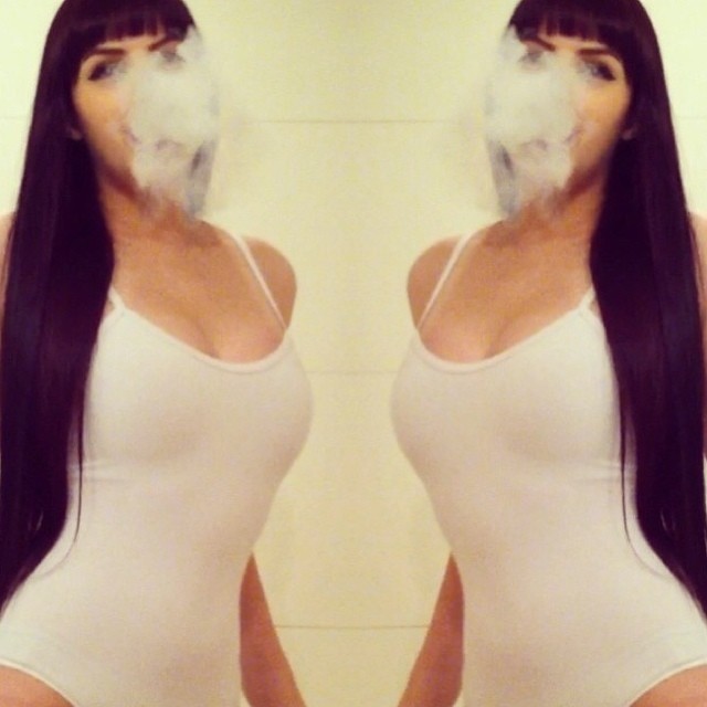 ♡☮ [@heavymetalstoner] Featured Model on TheMarijuanaModels.com and @KUSHCommon member →BIG NEWS! Our social network @KUSHCommon is now available for Apple and Android!!!!