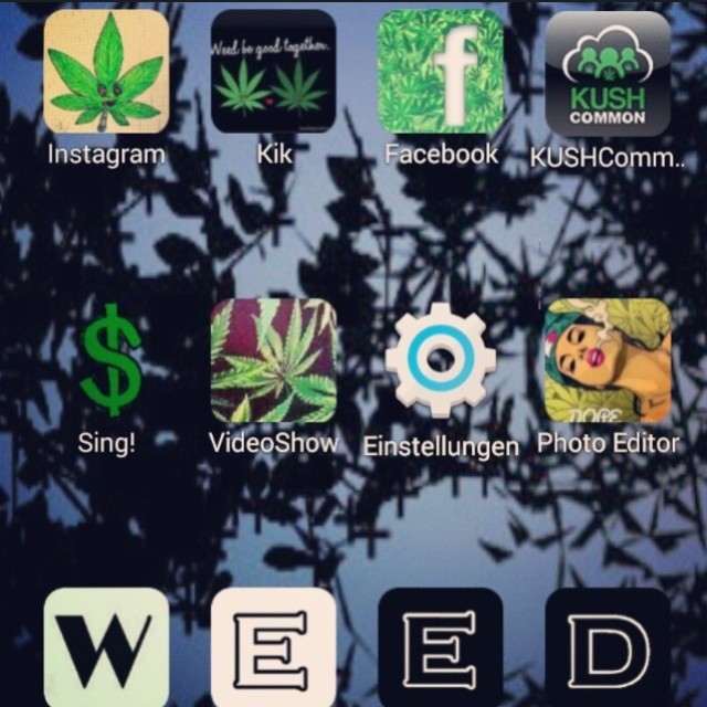 @KUSHCommon member @stonerbabes420_ Never did I think I'd make an app and see screenshots of it on people's phones! Thank you everyone who has been a part of this. We are a family, we are a community: the cannabis community.