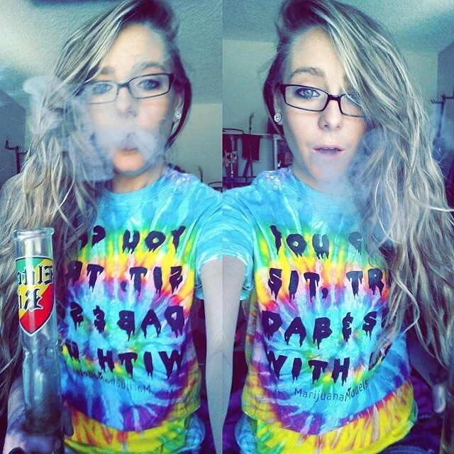 @omg_its_beth  The more the merrier! ️ Someday we'll have one giant sesh MM Tees, Tanks, and Crops available at shop.kushcommon.comⓁⒾⓃⓀ ⒾⓃ ⒷⒾⓄ 👬👭