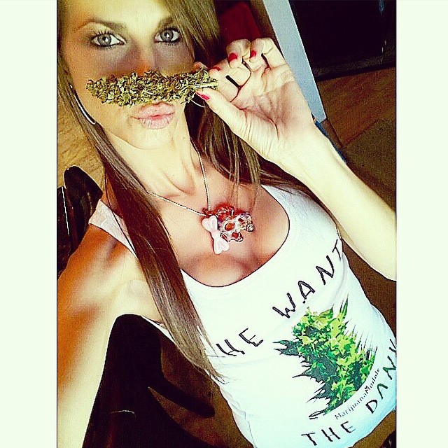 Ft Model @swishersweetie lookin  in her She Wants the Dank tank top!!  There's ONE crop left, tanks, and men's & women's tees on our site ️Link in bio!