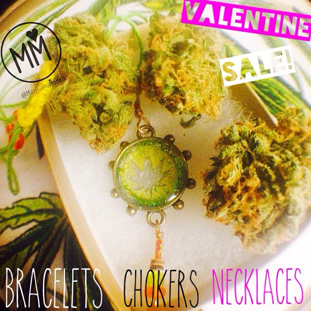 ALL jewelry in our shop is currently between $5 - $15! Get your babe or your bff or your mom a one-of-a-kind stoney gift for Valentine's Day!

️All necklaces are adjustable so you can wear them as pendants or shorter like chokers!
️There is only one bracelet left in stock!
️We have rainbow weed leaf tattoo chokers and  tattoo chokers!
Visit our shop - link in bio!
️SHOP.KUSHCOMMON.COM
P.S. These Nugs are f'in delicious😛