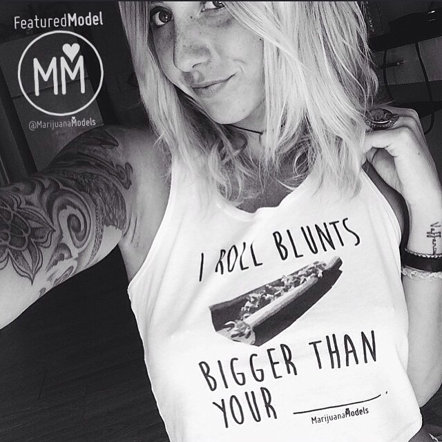 Ft Model @saraannnn in her I Roll Blunts Bigger Than Your  Crop
️️️SOLD OUT️
Should we bring it back?? Do you want a
️tee
️️Tank
️crop
️sweatshirt 
See what's in stock at
️SHOP.KUSHCOMMON.COM