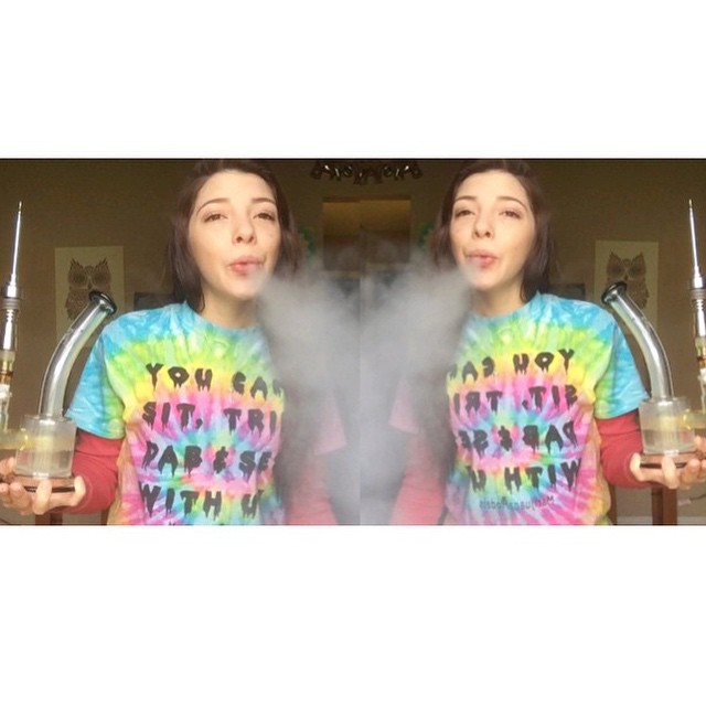 Ft Model @tinythc enjoying her morning in her YOU CAN shirt🌞

Enter our giveaway to win one (rules are two posts back!) or snag one in our store before they're all gone
️SHOP.KUSHCOMMON.COM