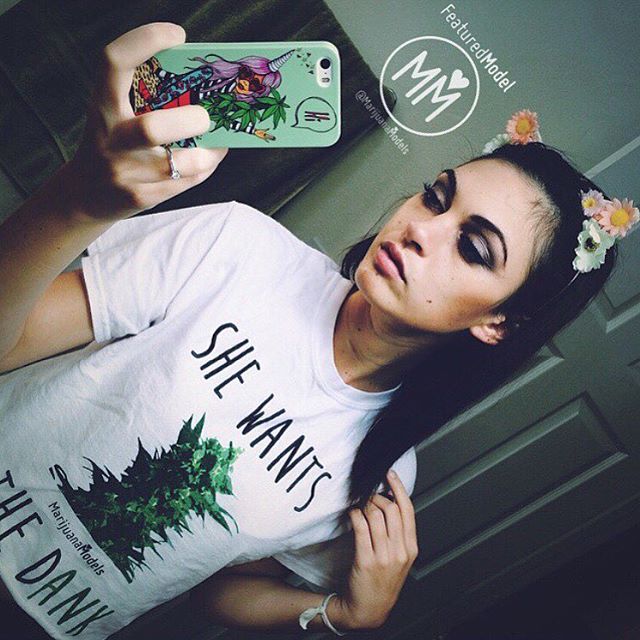 Lots of love for this pretty lady! @moiiiiimoiiiii 
::::::::::::::::::::::::::✽ ❁ ✽::::::::::::::::::::::::::
Reppin the DANK and in her SHE WANTS THE Dank tee!Available as a tee, tank, or crop!
::::::::::::::::::::::::::✽ ❁ ✽::::::::::::::::::::::::::
Check out our whole collection at the link in our bio! & we always offer worldwide shipping!️
WWW.SHOP.KUSHCOMMON.COM