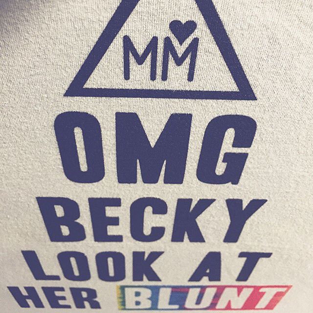 OMg Becky look at her {{blunt}} it is SOoOO big!
::::::::::::::::::::::::::✽ ❁ ✽::::::::::::::::::::::::::
Sending some more of these out to some cuties️ All our designs are now available as a tee(♂+♀) tank(♂+♀) or crop(♀)!
::::::::::::::::::::::::::✽ ❁ ✽::::::::::::::::::::::::::
Be sure to check it all out at the link in our bio! & we offer worldwide shipping!️
WWW.SHOP.KUSHCOMMON.COM