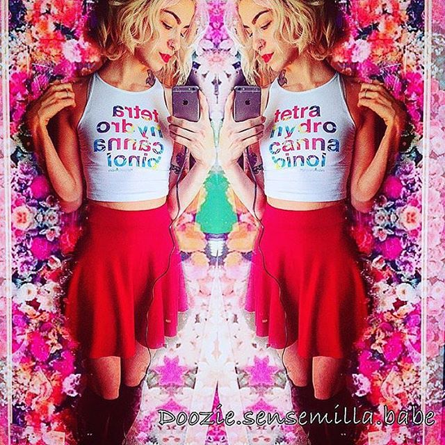 Love this pic of @doozie.sensemilla.babe in her Tetra crop
Shipping in time for the Holidaze through Dec 19!