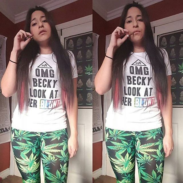 OMG Becky look at her blunt Ft @damnbabydeee All open orders have been shipped!
Still some time to snag any of our women's/men's/unisex apparel for the holidaze🕎
Shop & at www.shop.kushcommon.com Link in bio!