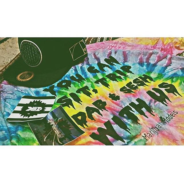 😇 @palepatchouli 📬📬📬
We've got a few unisex tie-dye tees and some stretchy tie-dye tanks left in stock! www.shop.kushcommon.com
Get your orders in before Dec 19th for holiday shipping!!
