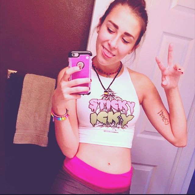 @trippy_otter showin us love in her •Sticky Icky• crop!!
Available in our shop is men's and women's sizes and as a tee, tank, or crop and soon to be hoodie😛