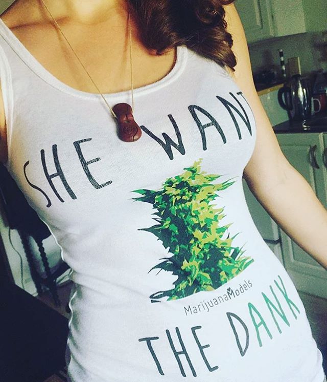 @thegirlwhowasntthere got the very first •She Wants the DANK• tank we ever made!  Thank you!
📬Snag some & apparel at the link in my bio!
www.shop.kushcommon.com
