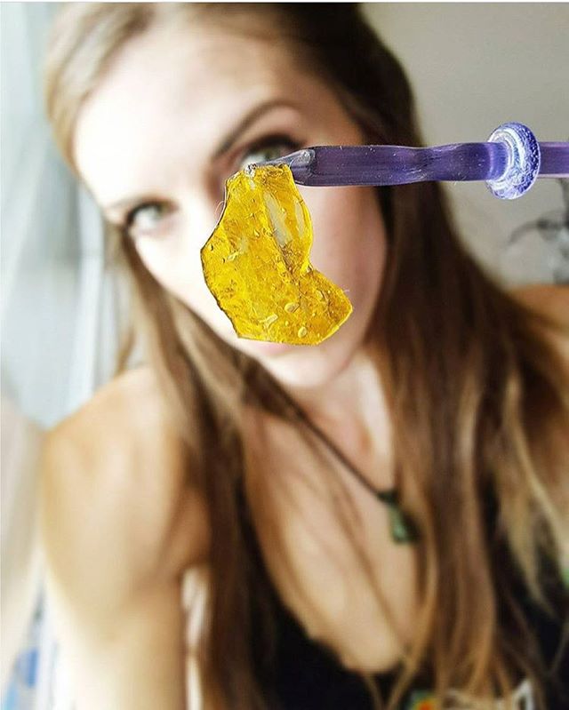 @hazey_dee 👁
Which do you prefer:
dabs or flower️