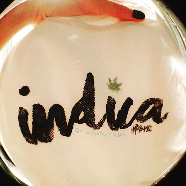 It's an indica kind of day
📬Shop this top as a hoodie, tee, tank, or crop and in men's|unisex|women's sizes!
www.shop.kushcommon.com
Link in bio!